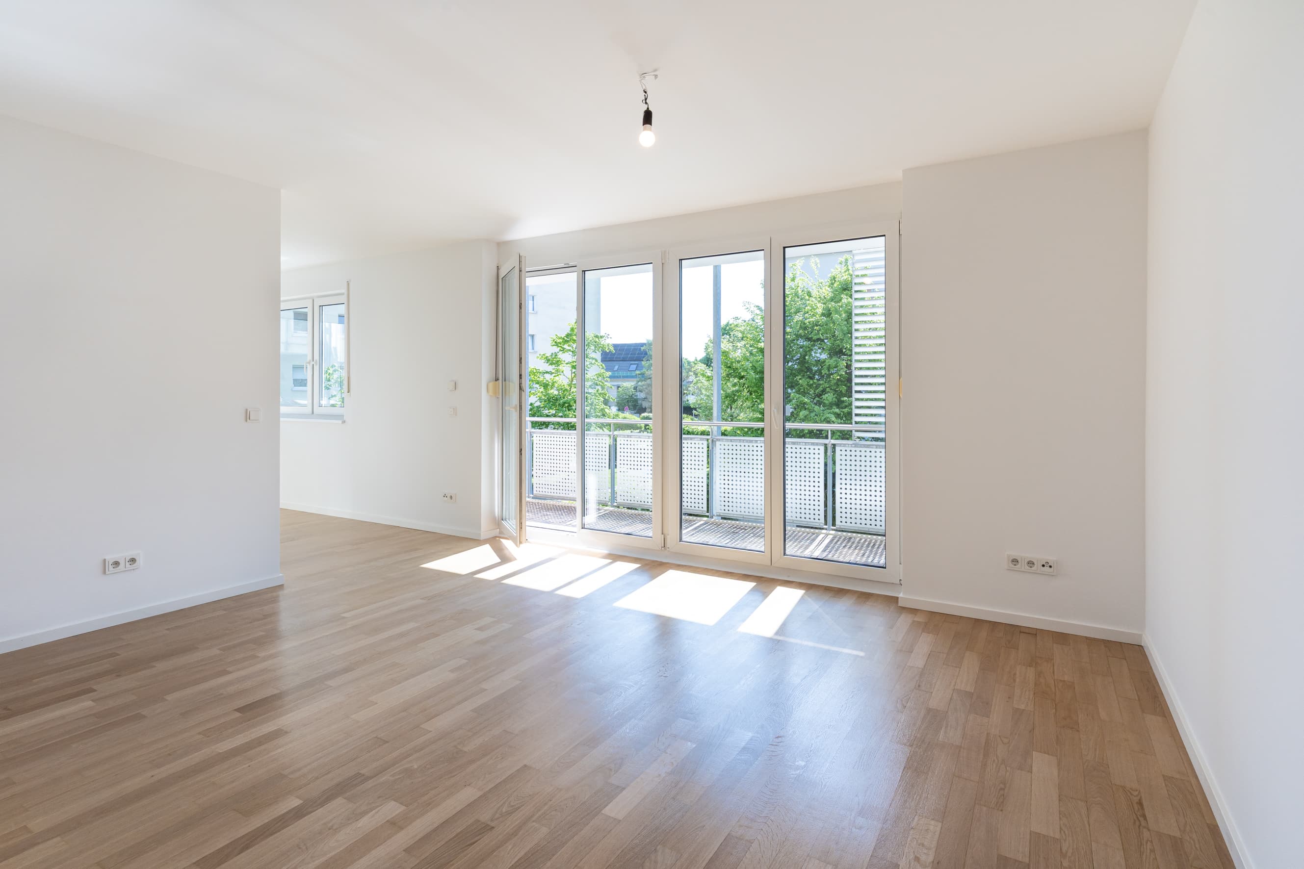 Frisch renovierte 3,5 Zimmer-Wohnung mit guter Verkehrsanbindung 