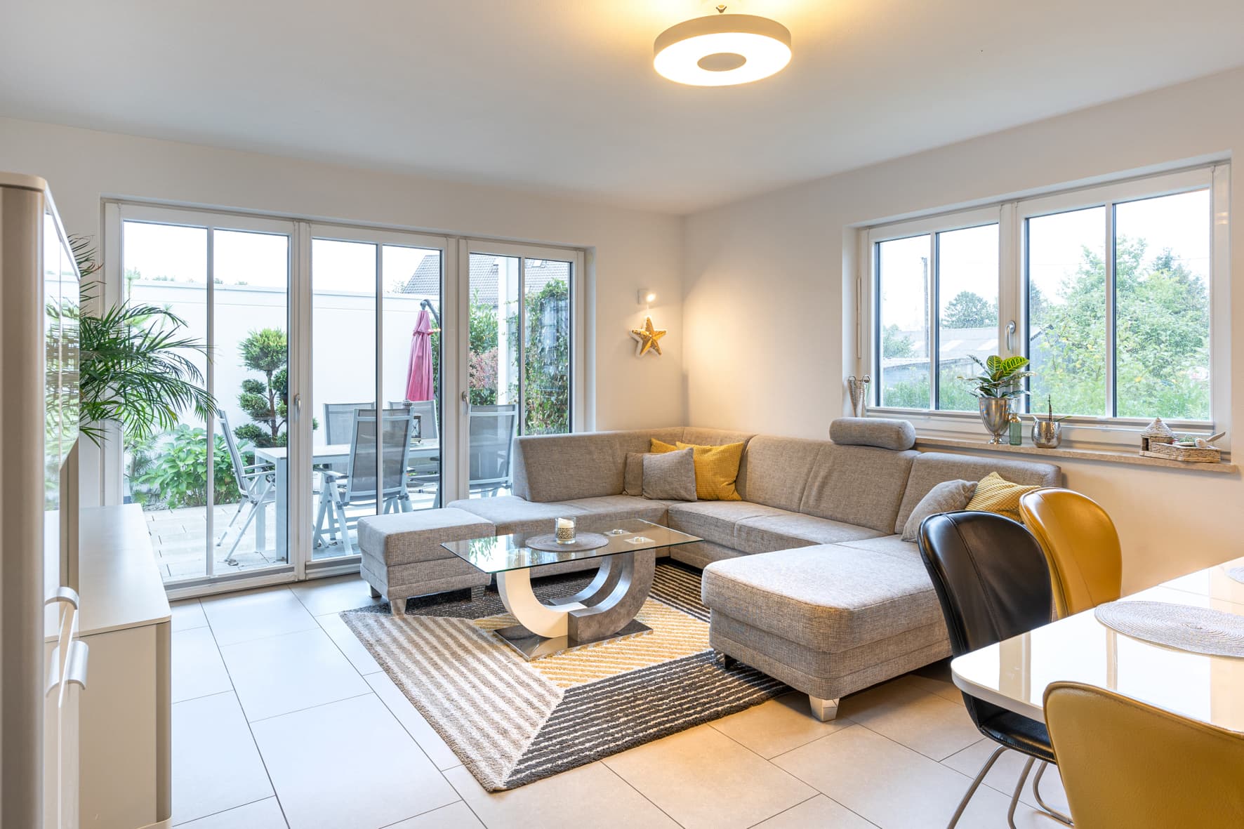 Moderne 5 Zimmer-Erdgeschosswohnung