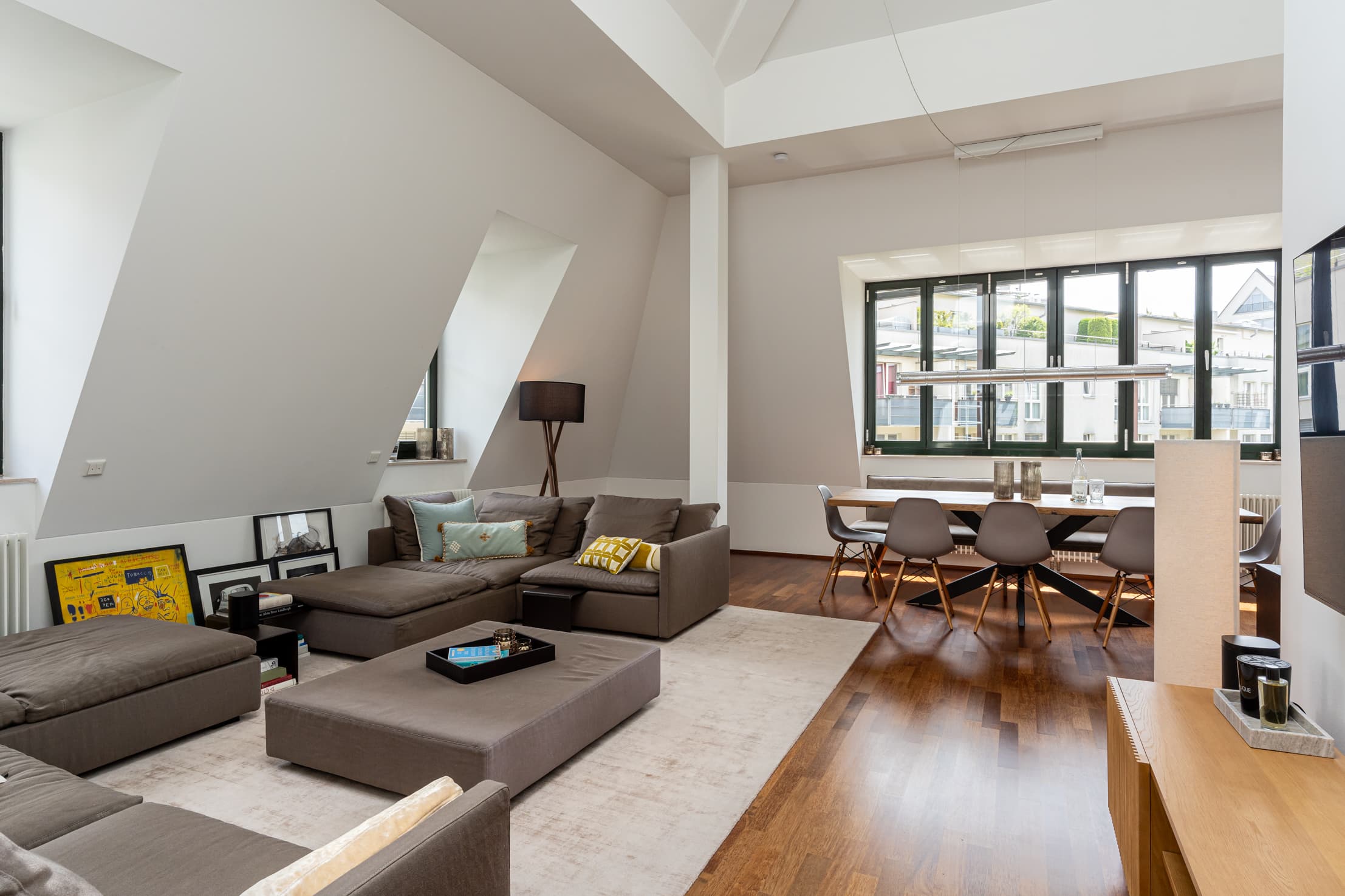 **Wohnen im "Carré d'Art"- Exklusive 4-Zimmer Maisonettewohnung in Haidhausen**
