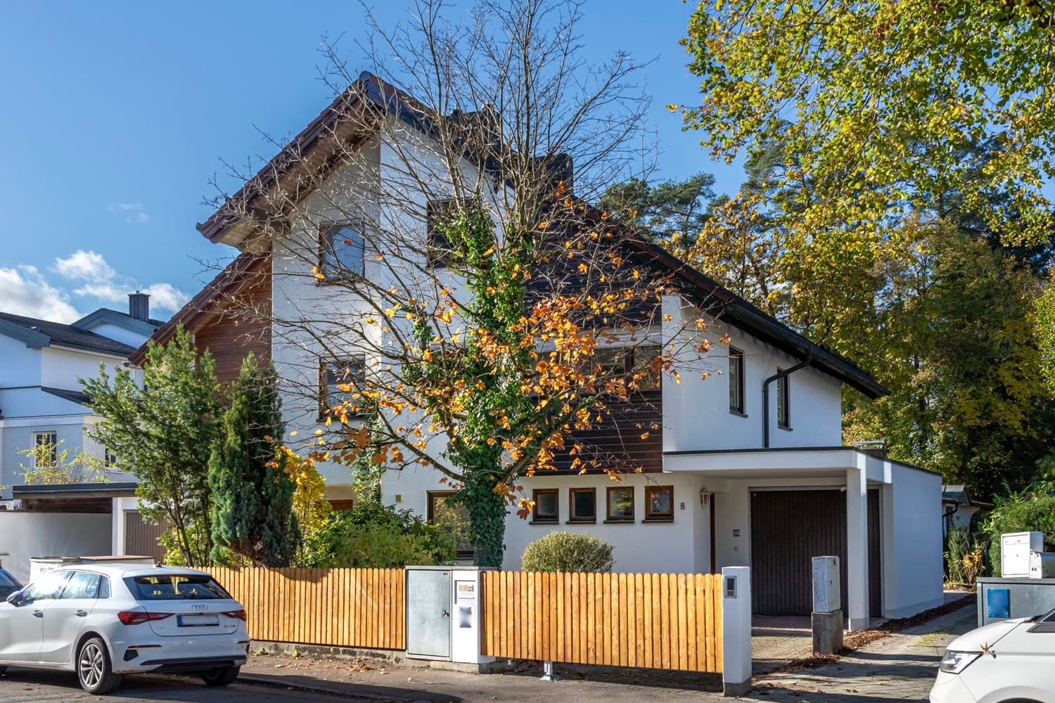 Großzügige Doppelhaushälfte mit Renovierungskonzept 